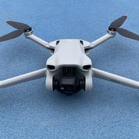 Drone DJI Mini 3 Fly More Combo (con DJI RC)