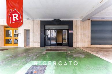 Locale commerciale Via Parini