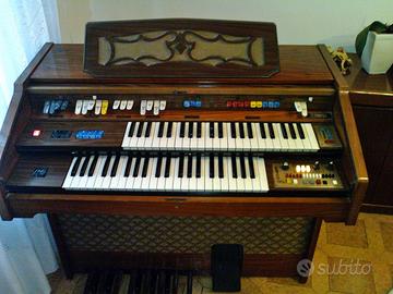 Organo Farfisa 5210 R anno 1978