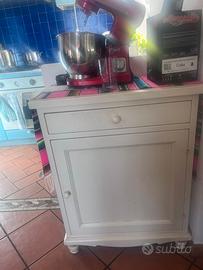 Mobiletto in stile Shabby