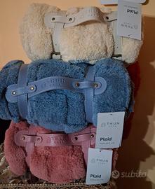 Plaid THUN 
120x160 cm. vari colori 