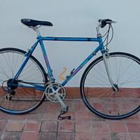 bici da corsa ibrida vecchio modello