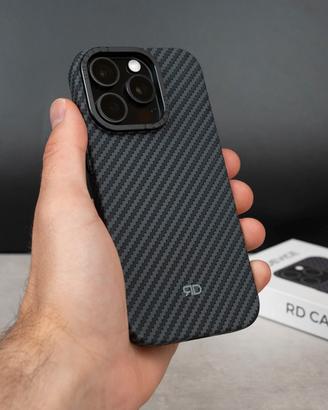 Cover iPhone 16 Pro Max in fibra di carbonio