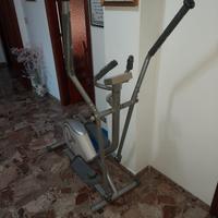 macchina step ellittica camminata allenamento