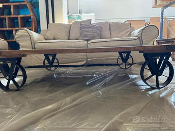 Tavolo basso industriale vintage