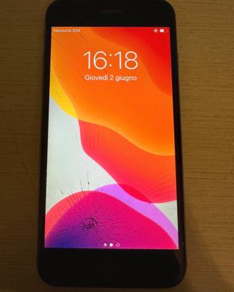 iPhone 6s con schermo rotto