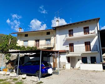 Casa affiancata a Travesio