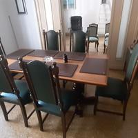 Elegante tavolo in legno massello + sedie