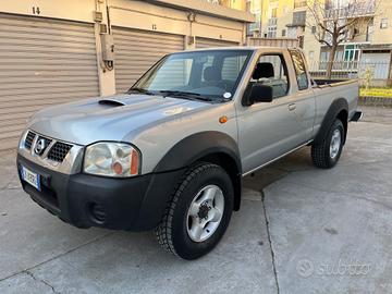 Nissan Pick-up 2.5 TD 2 porte King Cab 4X4