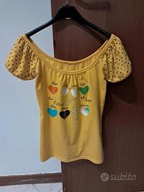 T-schirt con scollo a barca colore giallo con fant