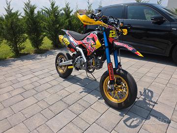 Ayrton viper s con molti accessori Pitbike