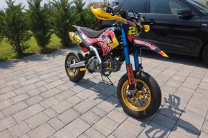 Ayrton viper s con molti accessori Pitbike