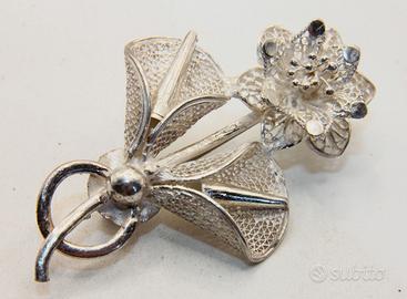 Splendida spilla fiore filigrana argento