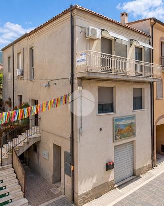 4 LOCALI A ATRI
