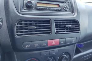 Bocchetta clima centrale FIAT DOBLO del 2011