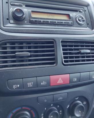 Bocchetta clima centrale FIAT DOBLO del 2011