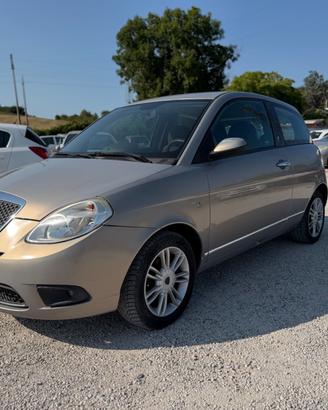 Lancia Ypsilon 1.3 MJT 90 CV Oro Giallo