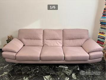 Divano pari al nuovo
