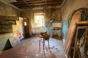 4 LOCALI A SANT'OLCESE