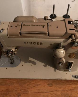 Macchina da cucire Singer 319m con tavolino