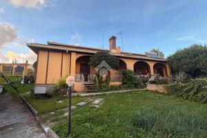 PORZIONE DI BIFAMILIARE A LARIANO