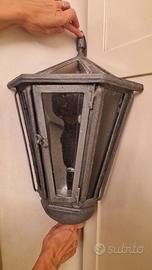 Coppia Lampade angolari per esterni in ferro battu