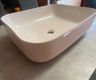 Lavabo in ceramica