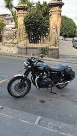 TRIUMPH BONNEVILLE T100 BLACK - 2011 PERFETTA