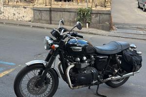 TRIUMPH BONNEVILLE T100 BLACK - 2011 PERFETTA