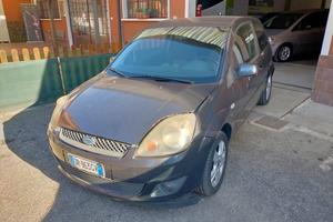Ford Fiesta 1.2 GHIA