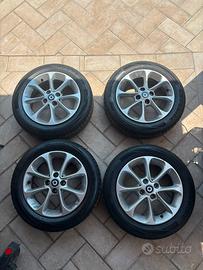 4 CERCHI IN LEGA 15” SMART 453 PNEUMATICI GOODRIDE