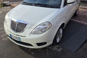 Lancia Ypsilon 1.3 MJT 75 CV DIVA