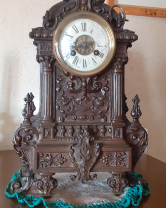 Antico orologio