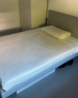 Letto una piazza e mezza con materasso  seminuovo
