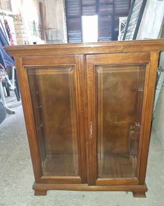 Vetrina in legno