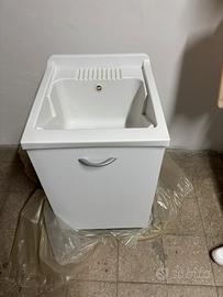 Mobiletto bagno con lavabo