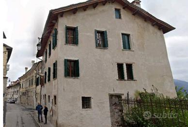 Immobile in asta di 165 m² con più di 5 locali a F