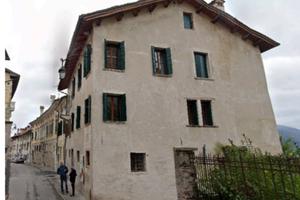 Immobile in asta di 165 m² con più di 5 locali a F