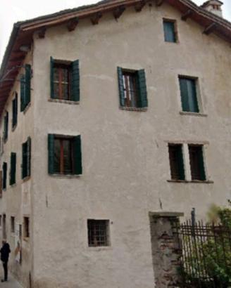 Immobile in asta di 165 m² con più di 5 locali a F