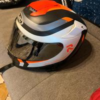 Casco in carbonio