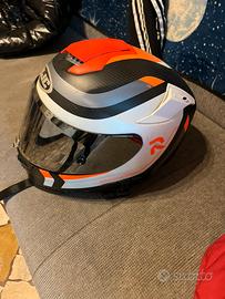 Casco in carbonio
