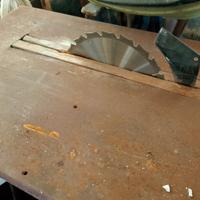 circolare per tagliare la legna