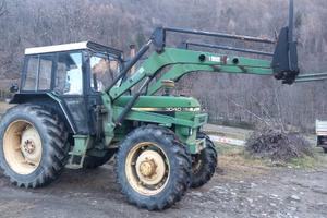 Trattore john deere 3040