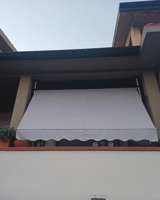 Tenda da sole regolabile