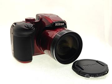 NIKON B700 rossa