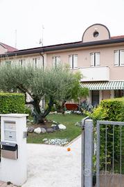Villetta a schiera di 173 m² con 4 locali e box au