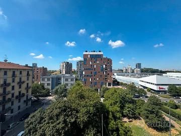 Trilocale piano alto luminoso