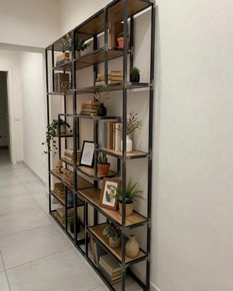 libreria industriale ferro e legno fatta a mano 