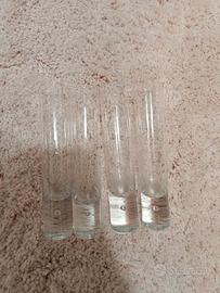 Quattro bicchieri vetro sottili da liquore.