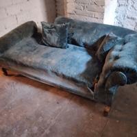 Divano in velluto blu